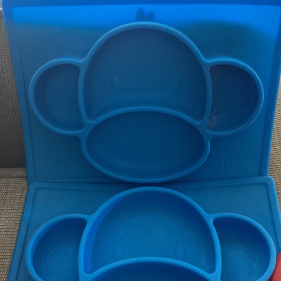 Nuby Blue Monkey Sure Grip Miracle Mat Baby Feeding Placemat 100% Silicone (2) - Picture 2 of 3